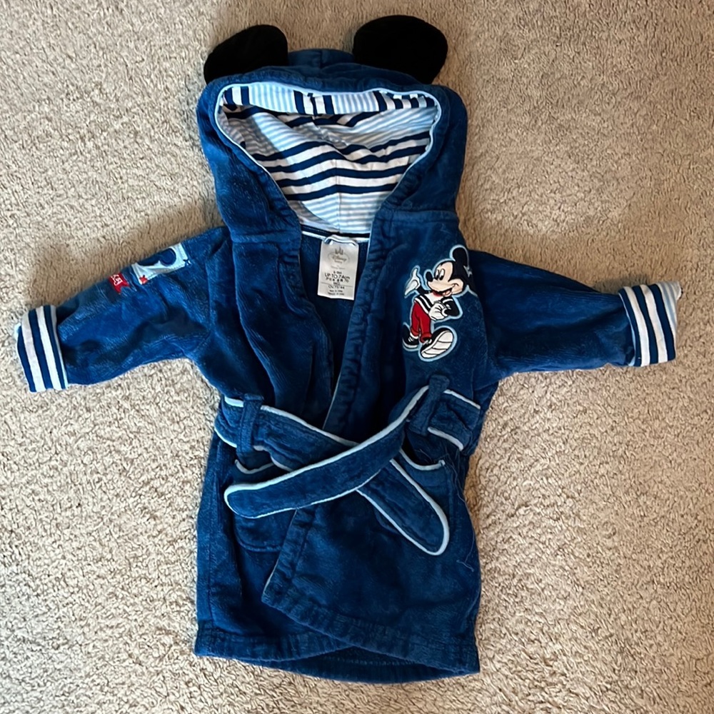 Extra cute Mickey Mouse bath robe